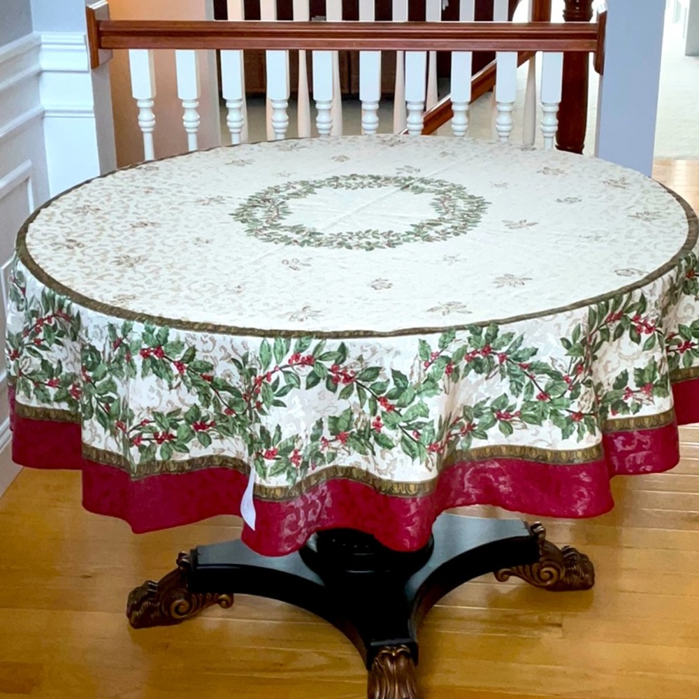 Festive Holly Tablecloth 68” Round